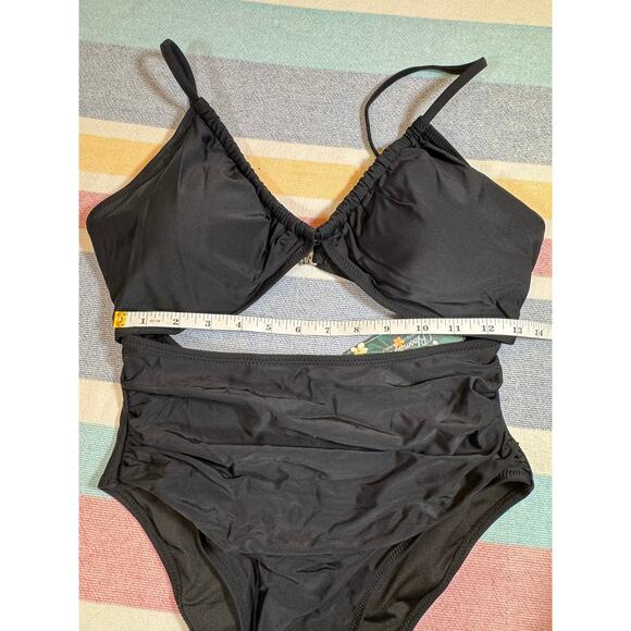 Blooming Jelly Black Cutout One-Piece Swimsuit - Size Medium - Picture 2 of 6